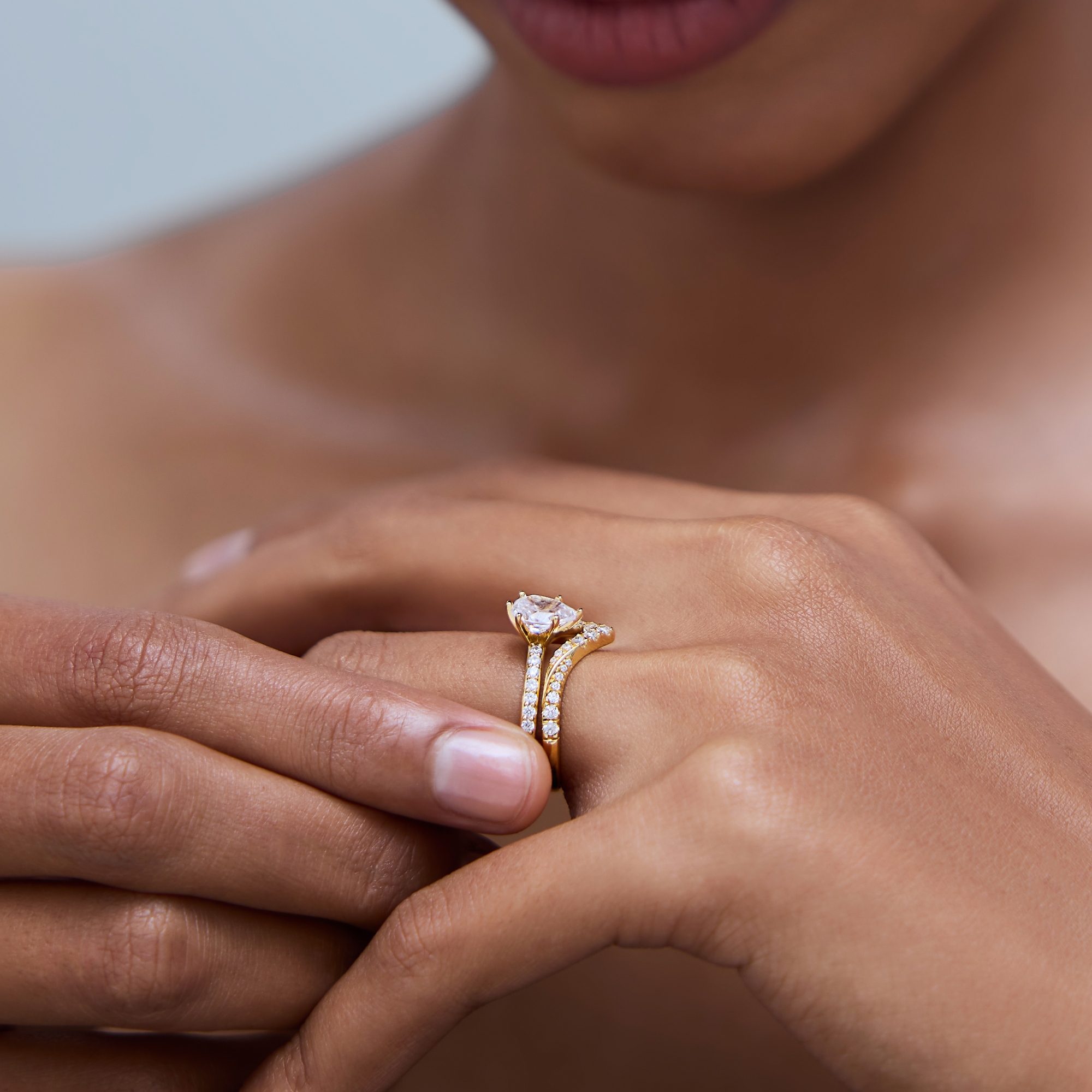 Pear Classic Prong Set